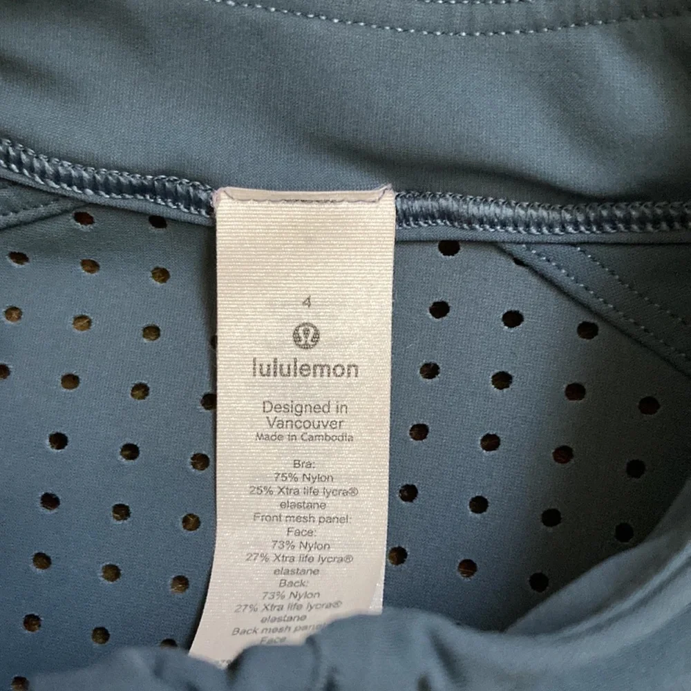 Lululemon Unleashed Strength Sports Bra Teal Color.